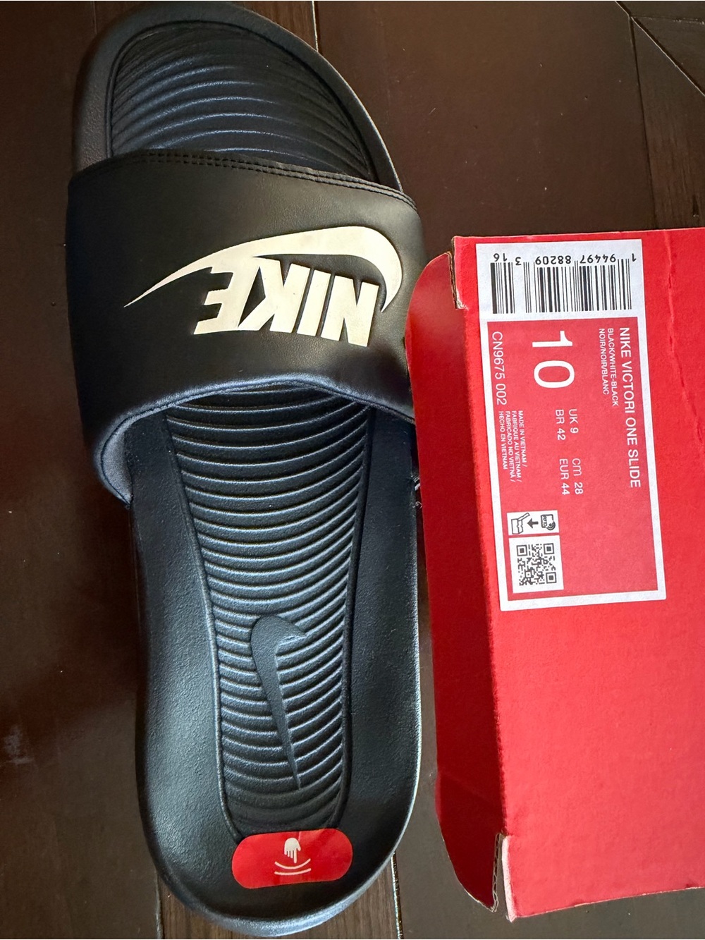 NEW IN BOX Nike Victori Black and White Logo One Slide Sandals - Picture 6 of 7